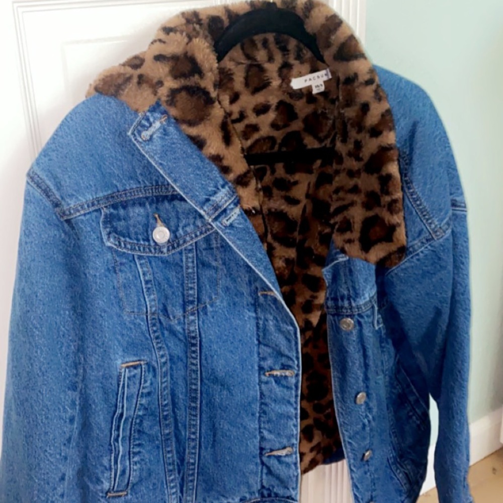 Pacsun jean jacket with leopard print on inside